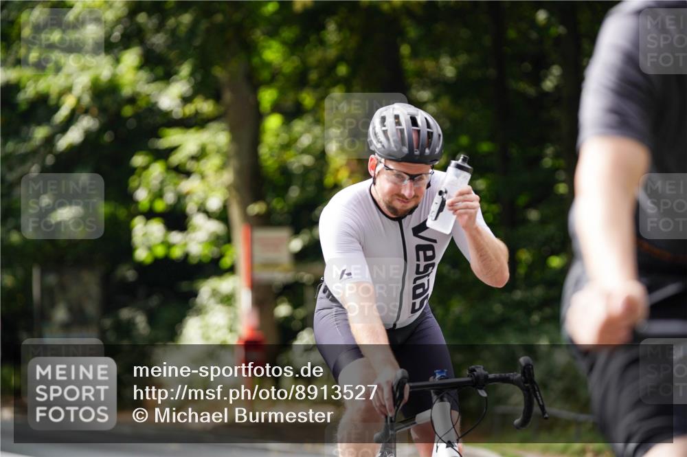 14.09.2025 - Stadtparktriathlon Michael Burmester http://msf.ph/oto/8913527 14.09.2025 12:01:03 Radfahren 1031, 1039, 1062, 1176, 1188, 1210, 1220 meine-sportfotos.de