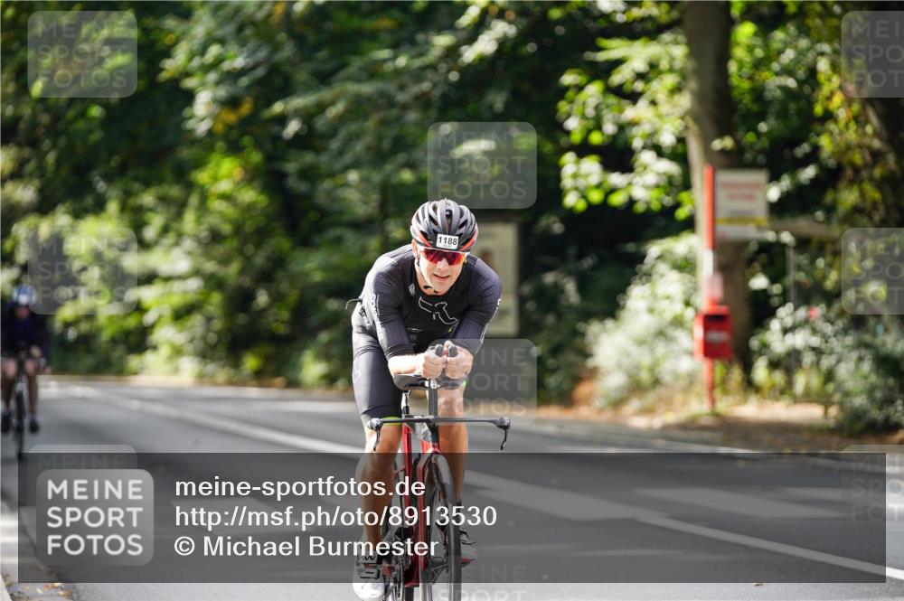 14.09.2025 - Stadtparktriathlon Michael Burmester http://msf.ph/oto/8913530 14.09.2025 12:01:06 Radfahren 1031, 1039, 1041, 1062, 1099, 1176, 1188, 1209, 1210, 1220 meine-sportfotos.de