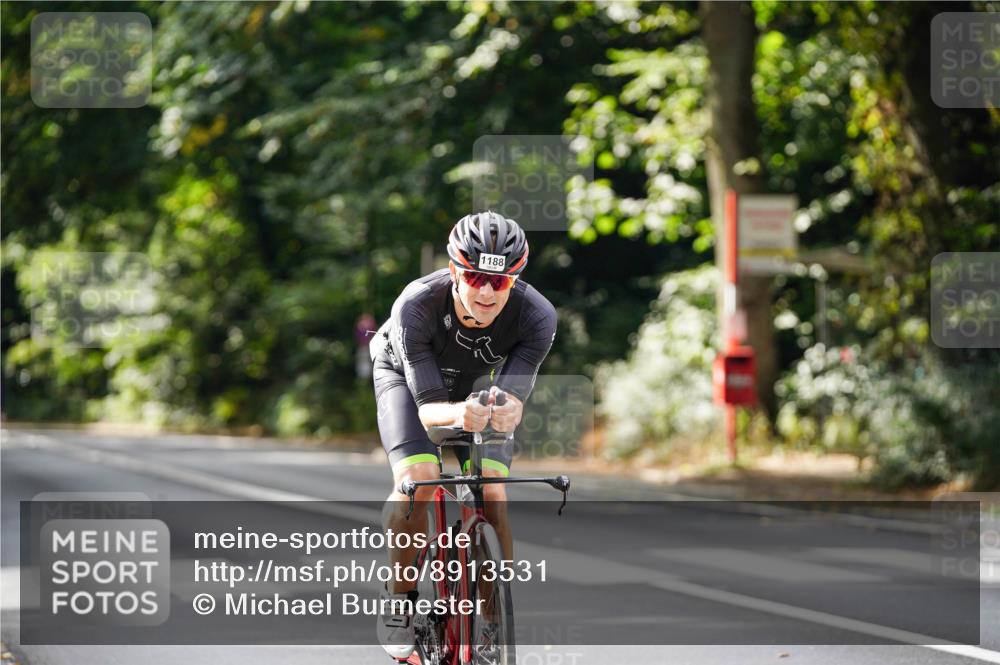 14.09.2025 - Stadtparktriathlon Michael Burmester http://msf.ph/oto/8913531 14.09.2025 12:01:06 Radfahren 1031, 1039, 1041, 1062, 1099, 1176, 1188, 1209, 1210, 1220 meine-sportfotos.de