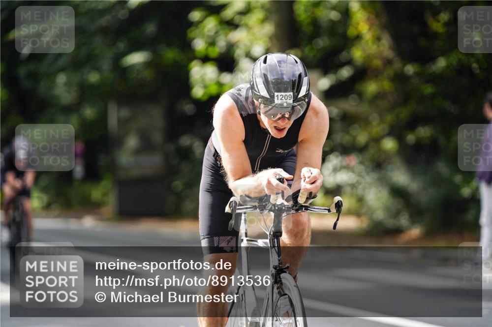 14.09.2025 - Stadtparktriathlon Michael Burmester http://msf.ph/oto/8913536 14.09.2025 12:01:12 Radfahren 1041, 1058, 1060, 1099, 1176, 1188, 1209 meine-sportfotos.de