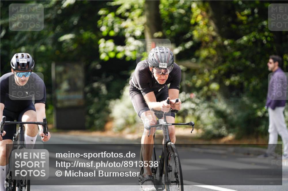 14.09.2025 - Stadtparktriathlon Michael Burmester http://msf.ph/oto/8913538 14.09.2025 12:01:14 Radfahren 1005, 1041, 1058, 1060, 1086, 1099, 1176, 1209 meine-sportfotos.de