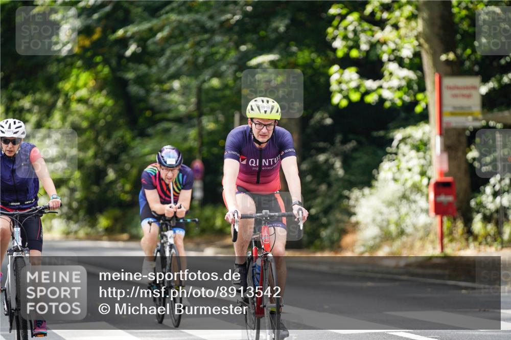 14.09.2025 - Stadtparktriathlon Michael Burmester http://msf.ph/oto/8913542 14.09.2025 12:01:19 Radfahren 1005, 1041, 1046, 1058, 1060, 1086, 1099, 1185 meine-sportfotos.de
