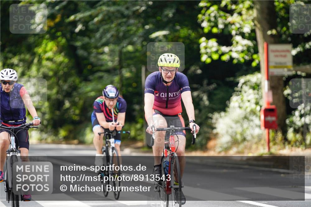 14.09.2025 - Stadtparktriathlon Michael Burmester http://msf.ph/oto/8913543 14.09.2025 12:01:20 Radfahren 1005, 1041, 1046, 1058, 1060, 1086, 1099, 1185 meine-sportfotos.de