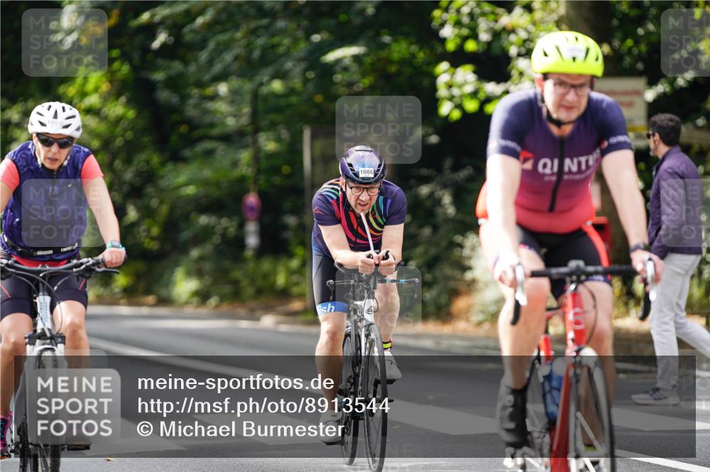 14.09.2025 - Stadtparktriathlon Michael Burmester http://msf.ph/oto/8913544 14.09.2025 12:01:20 Radfahren 1005, 1041, 1046, 1058, 1060, 1086, 1099, 1185 meine-sportfotos.de