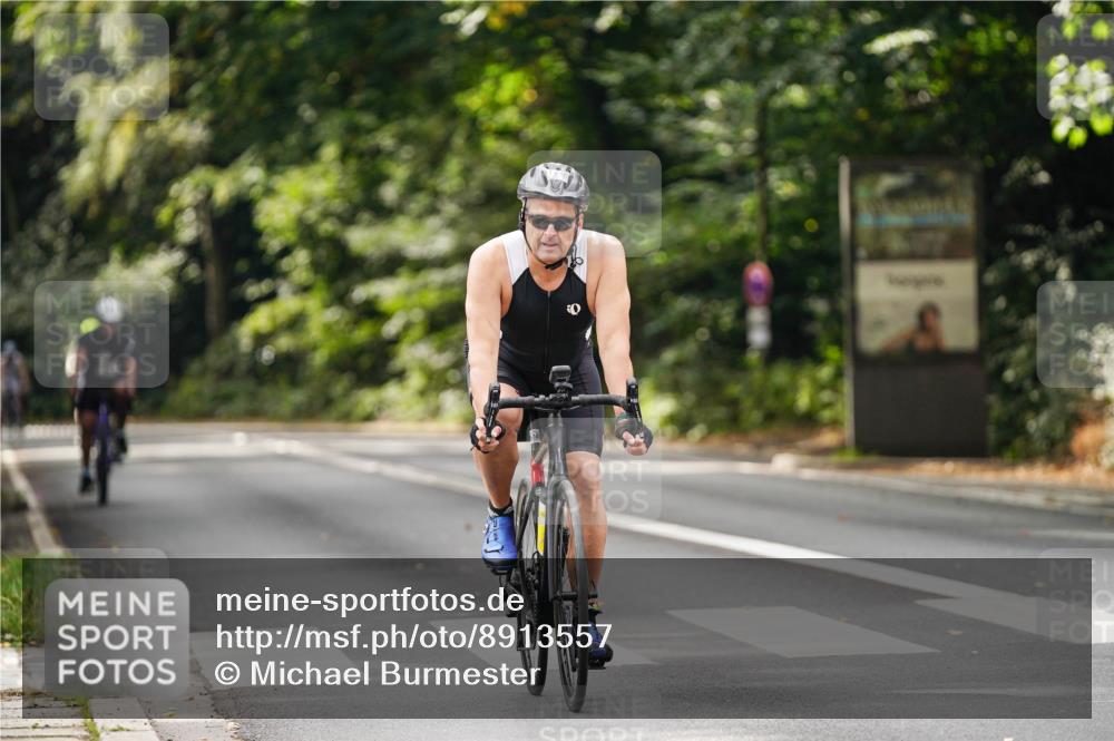 14.09.2025 - Stadtparktriathlon Michael Burmester http://msf.ph/oto/8913557 14.09.2025 12:01:31 Radfahren 948, 1046, 1085, 1126, 1157 meine-sportfotos.de