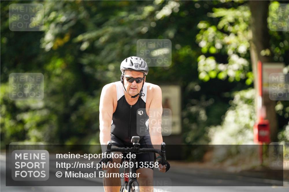 14.09.2025 - Stadtparktriathlon Michael Burmester http://msf.ph/oto/8913558 14.09.2025 12:01:32 Radfahren 948, 1046, 1085, 1087, 1126, 1157 meine-sportfotos.de