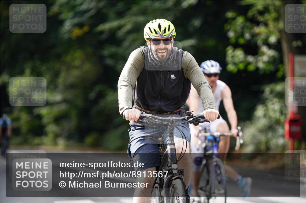 14.09.2025 - Stadtparktriathlon Michael Burmester http://msf.ph/oto/8913567 14.09.2025 12:01:42 Radfahren 1085, 1087, 1117, 1157, 1158, 1167 meine-sportfotos.de