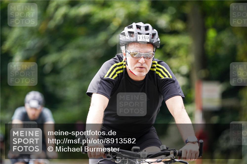 14.09.2025 - Stadtparktriathlon Michael Burmester http://msf.ph/oto/8913582 14.09.2025 12:02:01 Radfahren 1025, 1072, 1092, 1096, 1120, 1148, 1149, 1152, 1162, 1168, 1169, 1218 meine-sportfotos.de