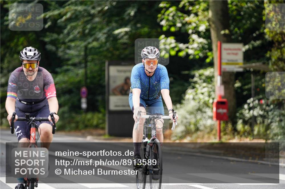 14.09.2025 - Stadtparktriathlon Michael Burmester http://msf.ph/oto/8913589 14.09.2025 12:02:06 Radfahren 1025, 1072, 1094, 1096, 1120, 1148, 1152, 1169, 1186, 1218 meine-sportfotos.de