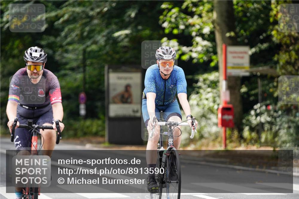 14.09.2025 - Stadtparktriathlon Michael Burmester http://msf.ph/oto/8913590 14.09.2025 12:02:06 Radfahren 1025, 1072, 1094, 1096, 1120, 1148, 1152, 1169, 1186, 1218 meine-sportfotos.de