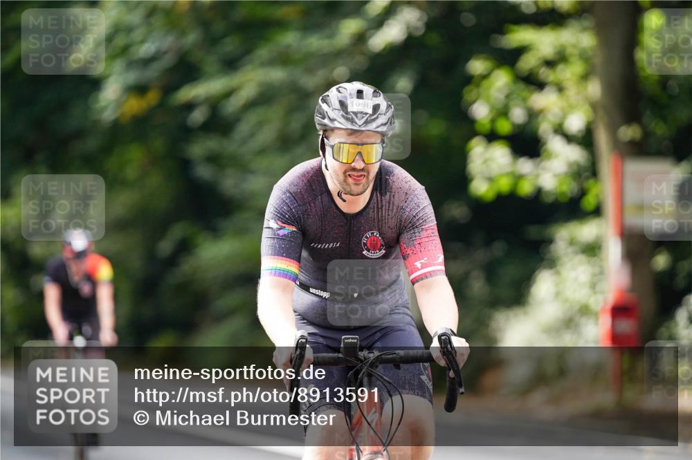 14.09.2025 - Stadtparktriathlon Michael Burmester http://msf.ph/oto/8913591 14.09.2025 12:02:06 Radfahren 1025, 1072, 1094, 1096, 1120, 1148, 1152, 1169, 1186, 1218 meine-sportfotos.de