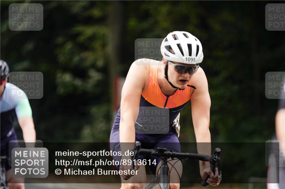 14.09.2025 - Stadtparktriathlon Michael Burmester http://msf.ph/oto/8913614 14.09.2025 12:02:38 Radfahren 931, 1065, 1073, 1076, 1095, 1110, 1113, 1116 meine-sportfotos.de