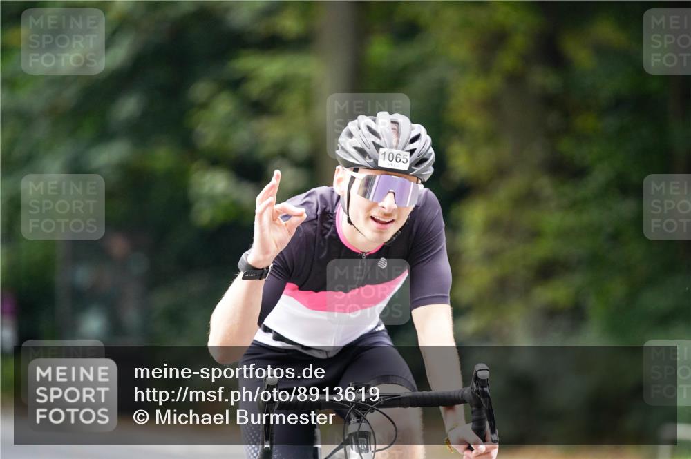 14.09.2025 - Stadtparktriathlon Michael Burmester http://msf.ph/oto/8913619 14.09.2025 12:02:41 Radfahren 931, 1065, 1073, 1076, 1095, 1110, 1113, 1116, 1163 meine-sportfotos.de