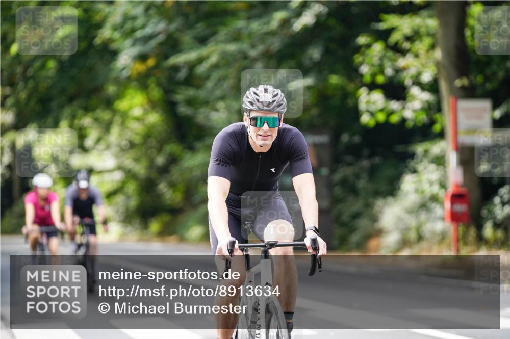 14.09.2025 - Stadtparktriathlon Michael Burmester http://msf.ph/oto/8913634 14.09.2025 12:03:09 Radfahren 946, 1108, 1119 meine-sportfotos.de