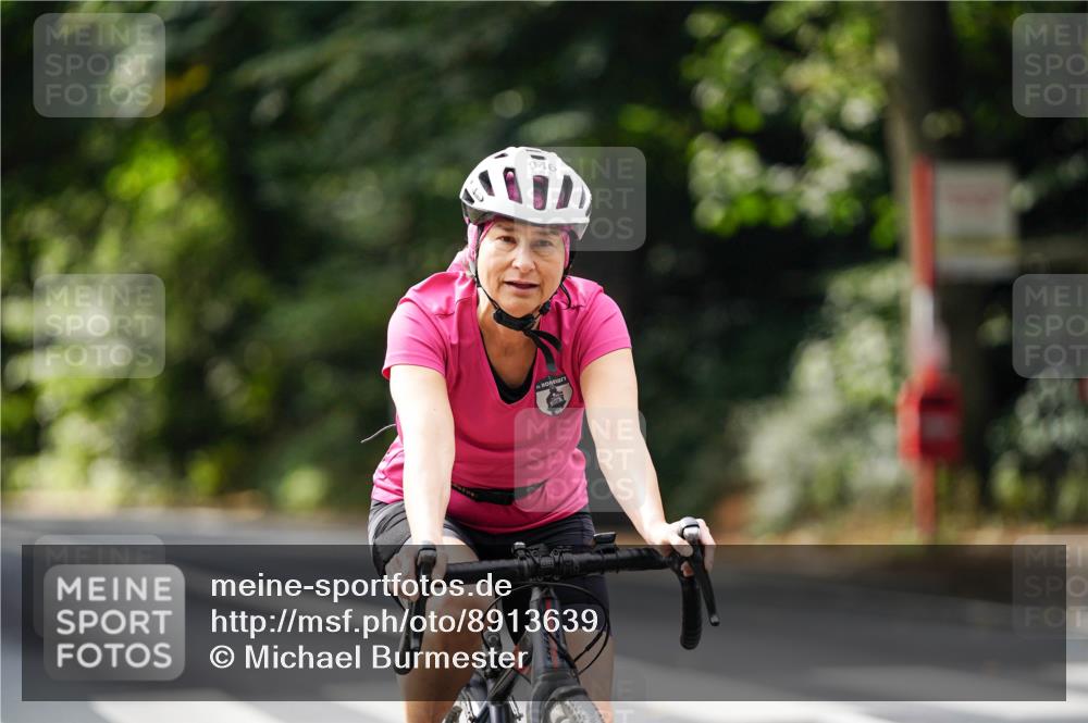 14.09.2025 - Stadtparktriathlon Michael Burmester http://msf.ph/oto/8913639 14.09.2025 12:03:13 Radfahren 946, 1108, 1119, 1172 meine-sportfotos.de