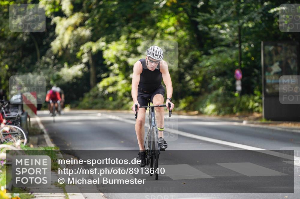 14.09.2025 - Stadtparktriathlon Michael Burmester http://msf.ph/oto/8913640 14.09.2025 12:03:19 Radfahren 946, 1108, 1172 meine-sportfotos.de