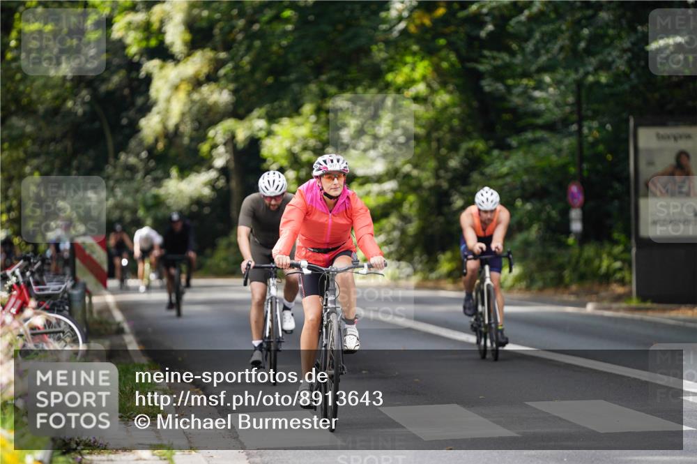 14.09.2025 - Stadtparktriathlon Michael Burmester http://msf.ph/oto/8913643 14.09.2025 12:03:28 Radfahren 997, 1056, 1077, 1091 meine-sportfotos.de