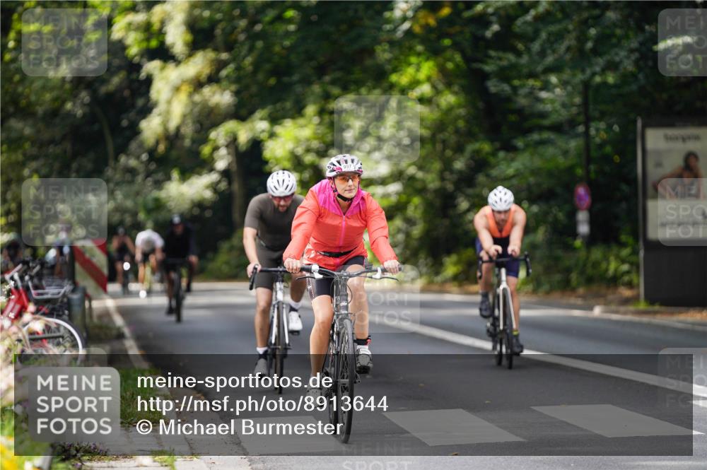 14.09.2025 - Stadtparktriathlon Michael Burmester http://msf.ph/oto/8913644 14.09.2025 12:03:28 Radfahren 997, 1056, 1077, 1091 meine-sportfotos.de