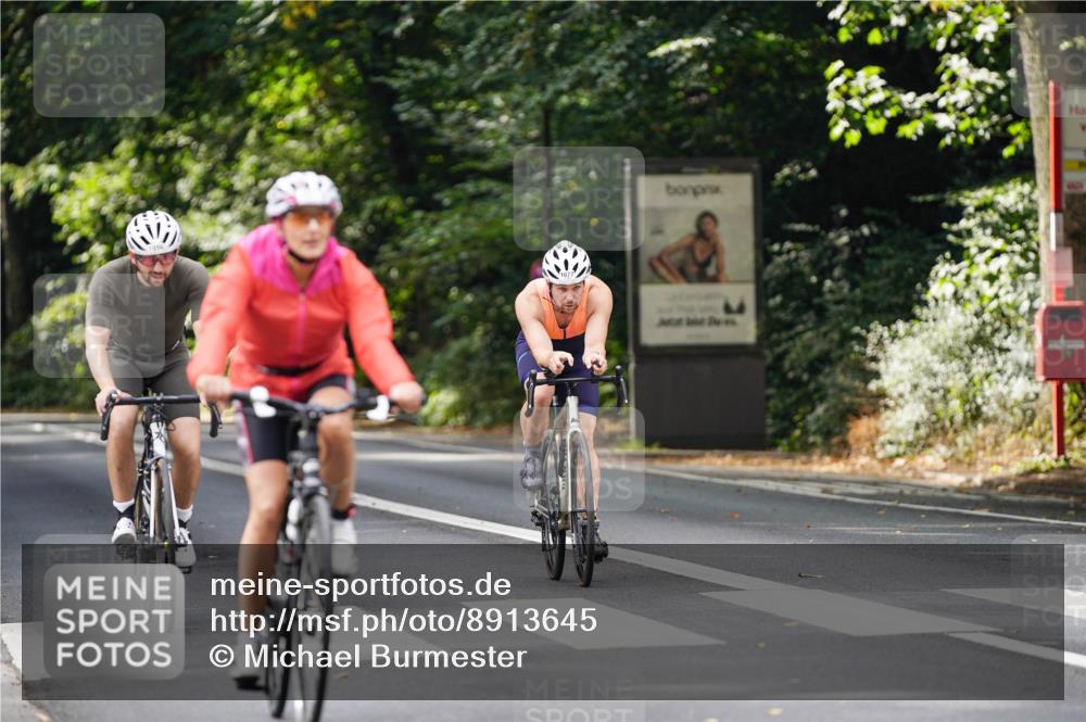 14.09.2025 - Stadtparktriathlon Michael Burmester http://msf.ph/oto/8913645 14.09.2025 12:03:28 Radfahren 997, 1056, 1077, 1091 meine-sportfotos.de
