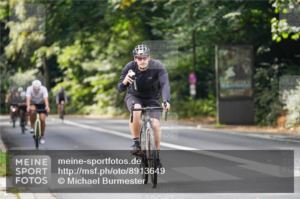 14.09.2025 - Stadtparktriathlon Michael Burmester http://msf.ph/oto/8913649 14.09.2025 12:03:33 Radfahren 997, 1022, 1023, 1056, 1077, 1091, 1133 meine-sportfotos.de