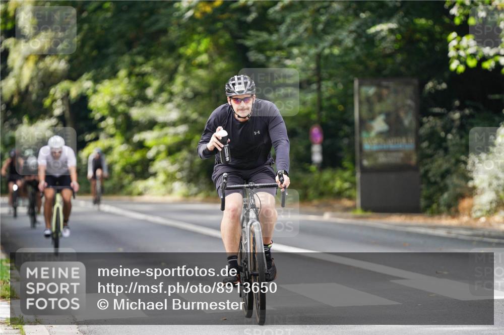 14.09.2025 - Stadtparktriathlon Michael Burmester http://msf.ph/oto/8913650 14.09.2025 12:03:33 Radfahren 997, 1022, 1023, 1056, 1077, 1091, 1133 meine-sportfotos.de