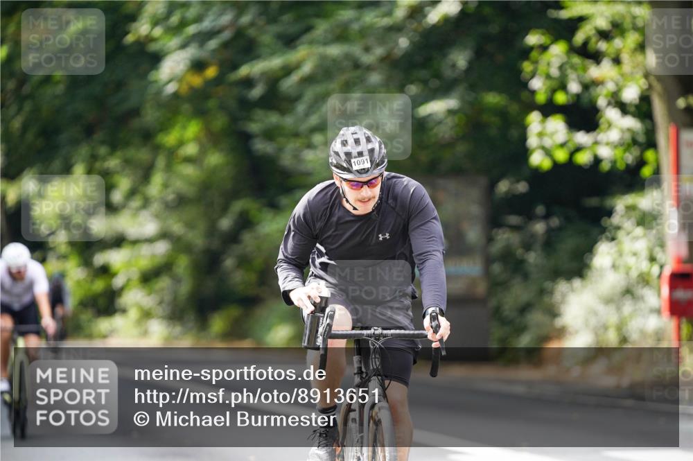 14.09.2025 - Stadtparktriathlon Michael Burmester http://msf.ph/oto/8913651 14.09.2025 12:03:34 Radfahren 997, 1022, 1023, 1056, 1077, 1091, 1133 meine-sportfotos.de