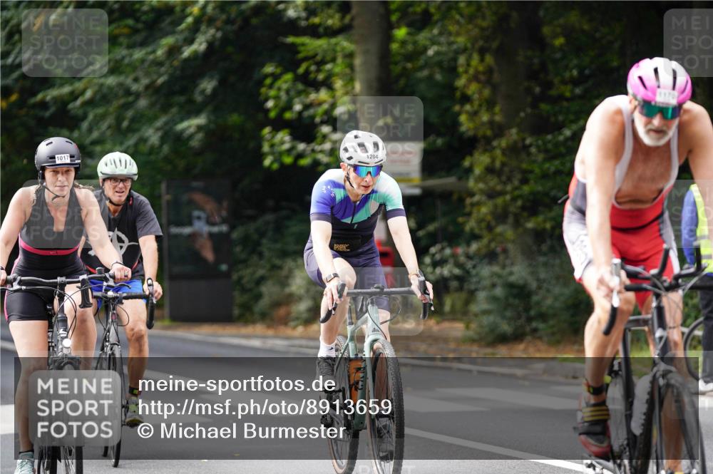 14.09.2025 - Stadtparktriathlon Michael Burmester http://msf.ph/oto/8913659 14.09.2025 12:03:43 Radfahren 1017, 1022, 1023, 1129, 1133, 1142, 1170, 1203, 1204, 1211 meine-sportfotos.de