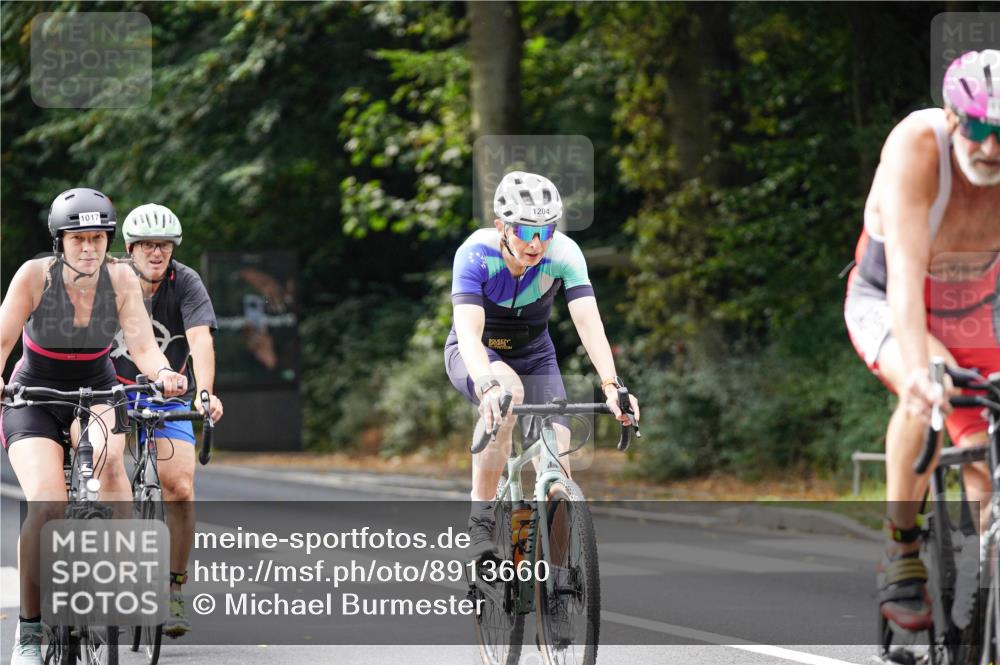 14.09.2025 - Stadtparktriathlon Michael Burmester http://msf.ph/oto/8913660 14.09.2025 12:03:43 Radfahren 1017, 1022, 1023, 1129, 1133, 1142, 1170, 1203, 1204, 1211 meine-sportfotos.de