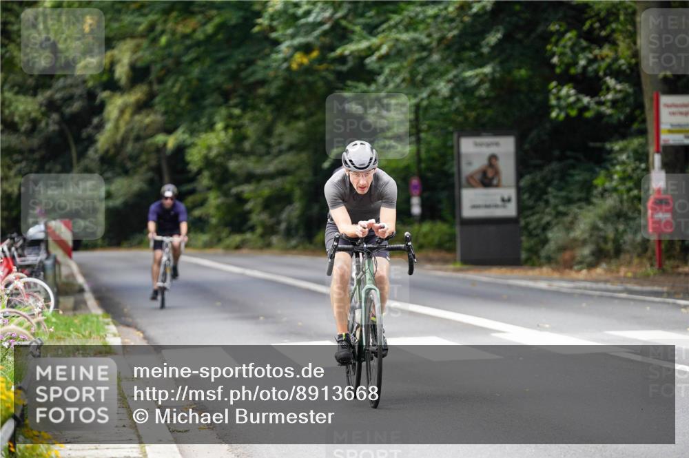 14.09.2025 - Stadtparktriathlon Michael Burmester http://msf.ph/oto/8913668 14.09.2025 12:03:54 Radfahren 1089, 1144, 1203, 1205 meine-sportfotos.de