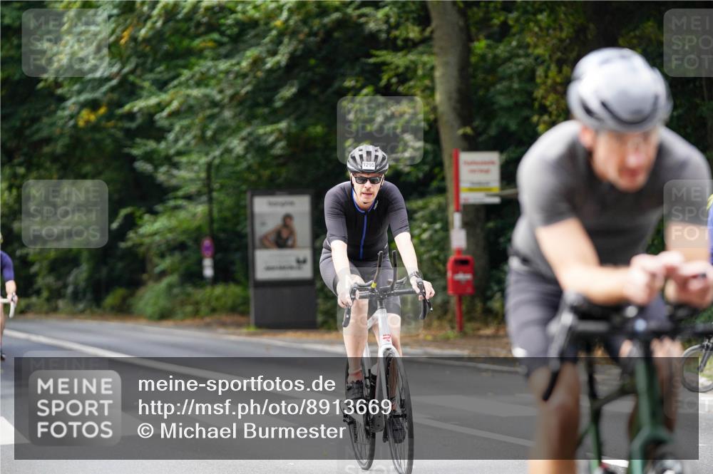 14.09.2025 - Stadtparktriathlon Michael Burmester http://msf.ph/oto/8913669 14.09.2025 12:03:55 Radfahren 1089, 1144, 1205 meine-sportfotos.de