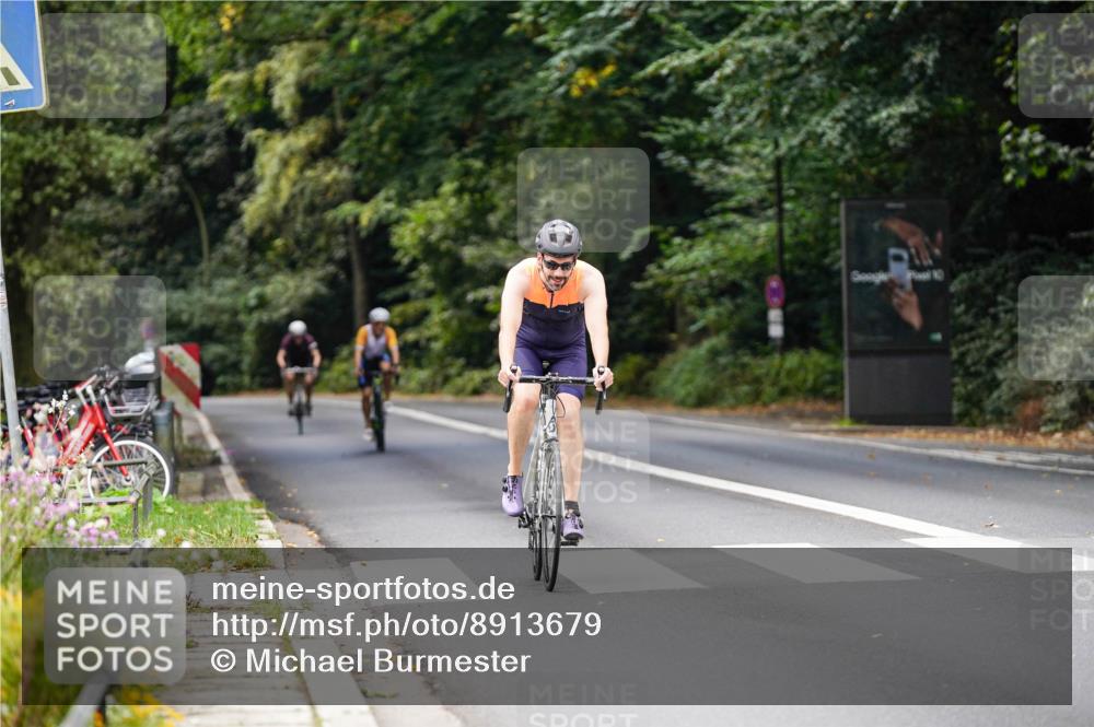 14.09.2025 - Stadtparktriathlon Michael Burmester http://msf.ph/oto/8913679 14.09.2025 12:04:10 Radfahren 1026, 1071, 1217 meine-sportfotos.de