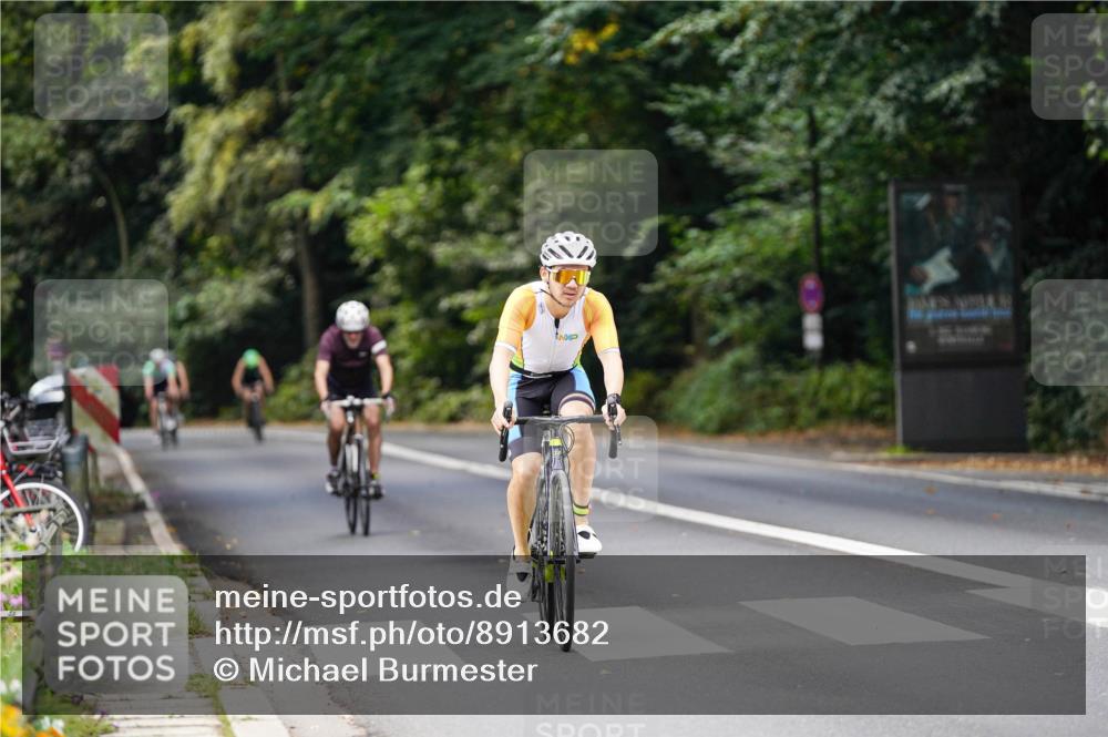 14.09.2025 - Stadtparktriathlon Michael Burmester http://msf.ph/oto/8913682 14.09.2025 12:04:14 Radfahren 1026, 1071, 1197, 1217 meine-sportfotos.de