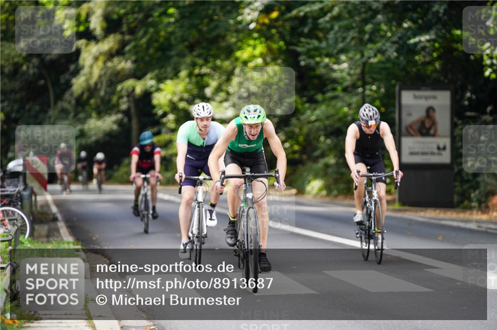 14.09.2025 - Stadtparktriathlon Michael Burmester http://msf.ph/oto/8913687 14.09.2025 12:04:23 Radfahren 1132, 1139, 1189, 1197, 1212 meine-sportfotos.de