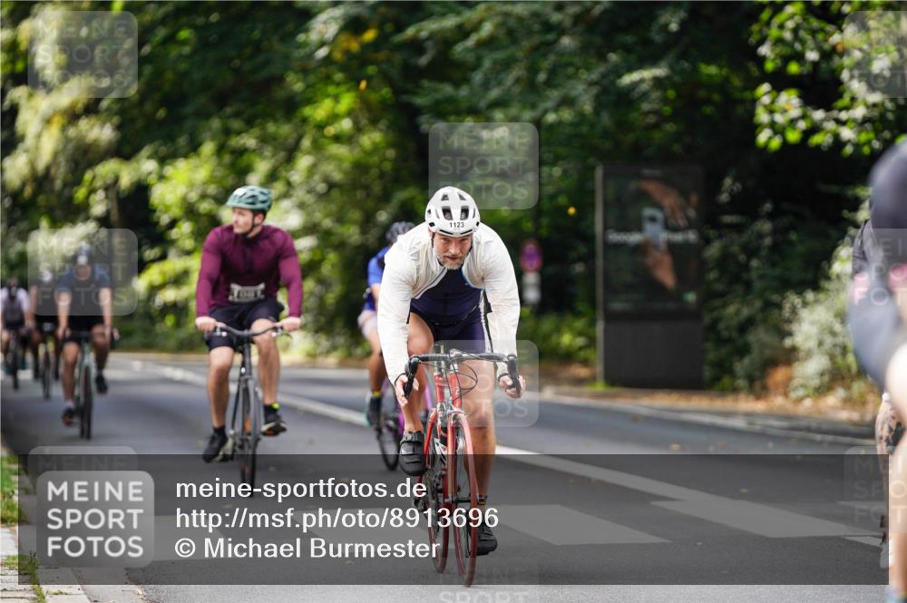 14.09.2025 - Stadtparktriathlon Michael Burmester http://msf.ph/oto/8913696 14.09.2025 12:04:33 Radfahren 1027, 1053, 1081, 1123, 1146, 1183, 1189, 1214 meine-sportfotos.de
