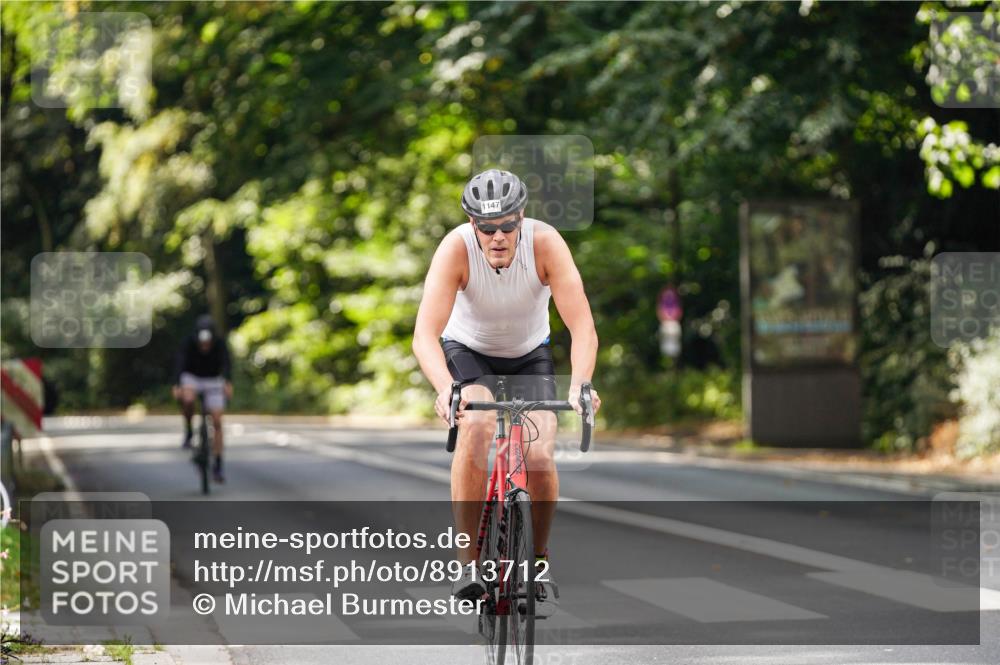 14.09.2025 - Stadtparktriathlon Michael Burmester http://msf.ph/oto/8913712 14.09.2025 12:04:58 Radfahren 1075, 1103, 1134, 1147 meine-sportfotos.de