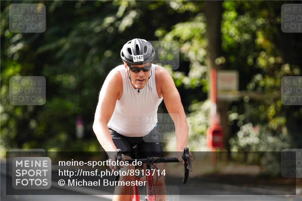14.09.2025 - Stadtparktriathlon Michael Burmester http://msf.ph/oto/8913714 14.09.2025 12:04:58 Radfahren 1075, 1103, 1134, 1147 meine-sportfotos.de