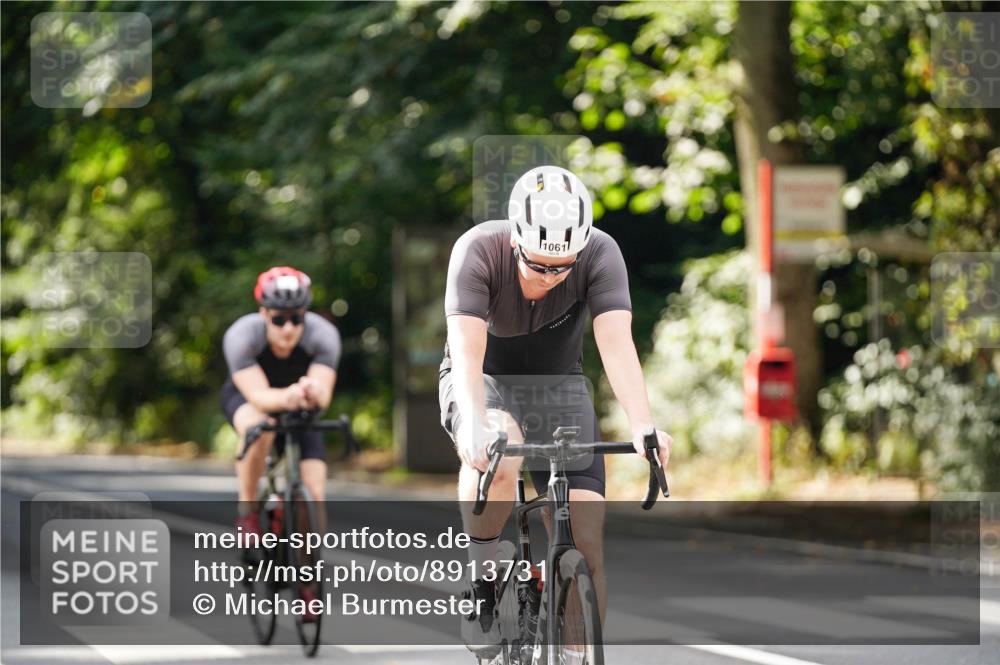 14.09.2025 - Stadtparktriathlon Michael Burmester http://msf.ph/oto/8913731 14.09.2025 12:05:27 Radfahren 1061, 1083, 1088, 1102, 1112, 1155, 1219 meine-sportfotos.de
