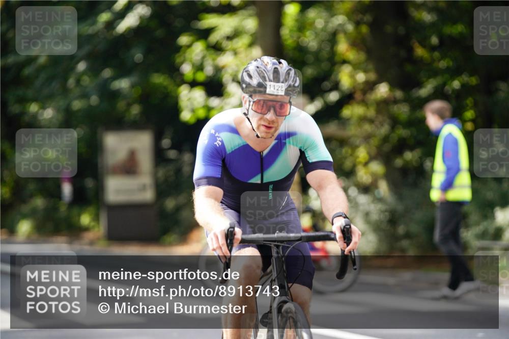 14.09.2025 - Stadtparktriathlon Michael Burmester http://msf.ph/oto/8913743 14.09.2025 12:05:47 Radfahren 1084, 1097, 1124, 1125, 1128, 1151, 1171, 1178 meine-sportfotos.de