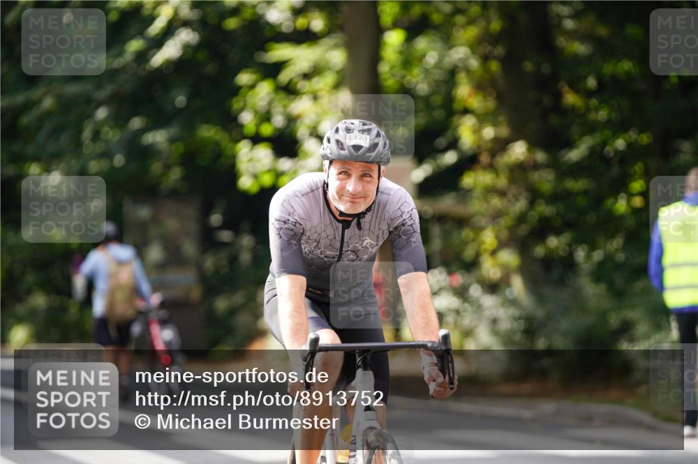 14.09.2025 - Stadtparktriathlon Michael Burmester http://msf.ph/oto/8913752 14.09.2025 12:05:55 Radfahren 1078, 1097, 1124, 1125, 1151, 1171, 1178, 1199, 1213 meine-sportfotos.de