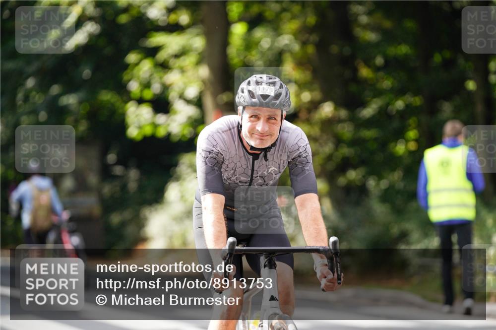14.09.2025 - Stadtparktriathlon Michael Burmester http://msf.ph/oto/8913753 14.09.2025 12:05:55 Radfahren 1078, 1097, 1124, 1125, 1151, 1171, 1178, 1199, 1213 meine-sportfotos.de