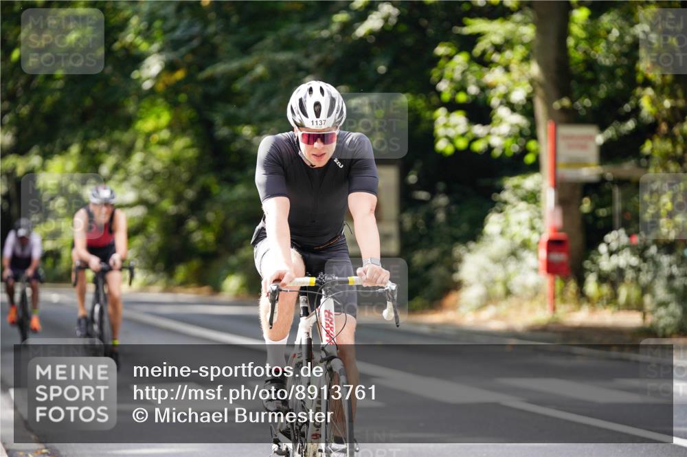 14.09.2025 - Stadtparktriathlon Michael Burmester http://msf.ph/oto/8913761 14.09.2025 12:06:12 Radfahren 1059, 1137, 1180 meine-sportfotos.de