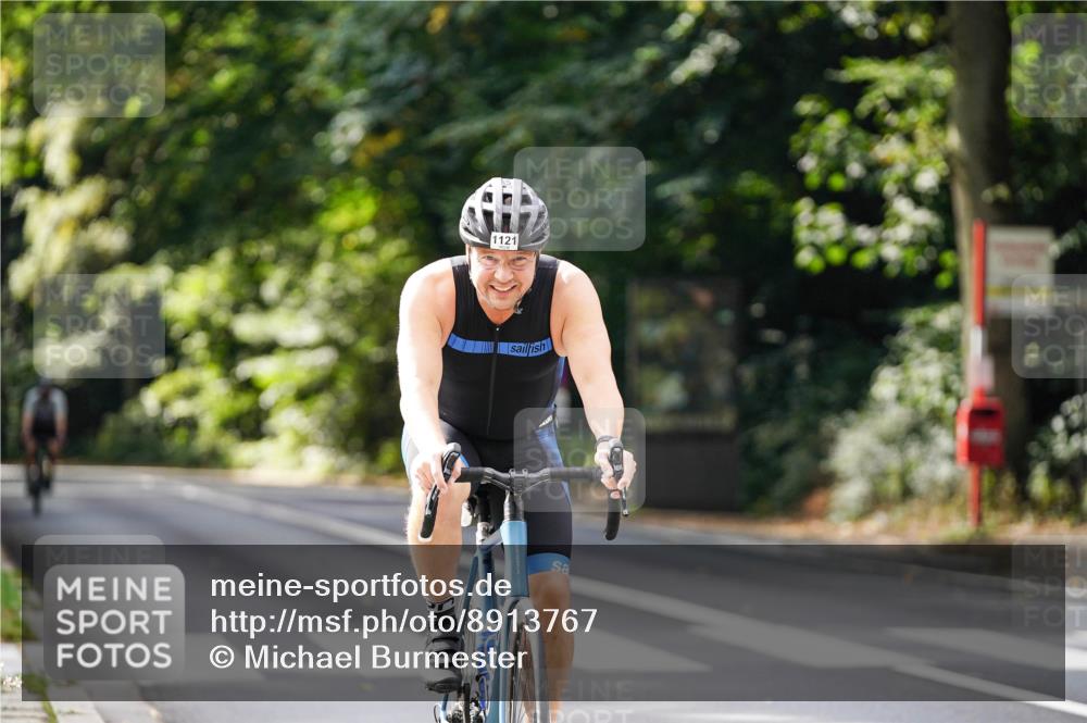14.09.2025 - Stadtparktriathlon Michael Burmester http://msf.ph/oto/8913767 14.09.2025 12:06:24 Radfahren 1121, 1122 meine-sportfotos.de