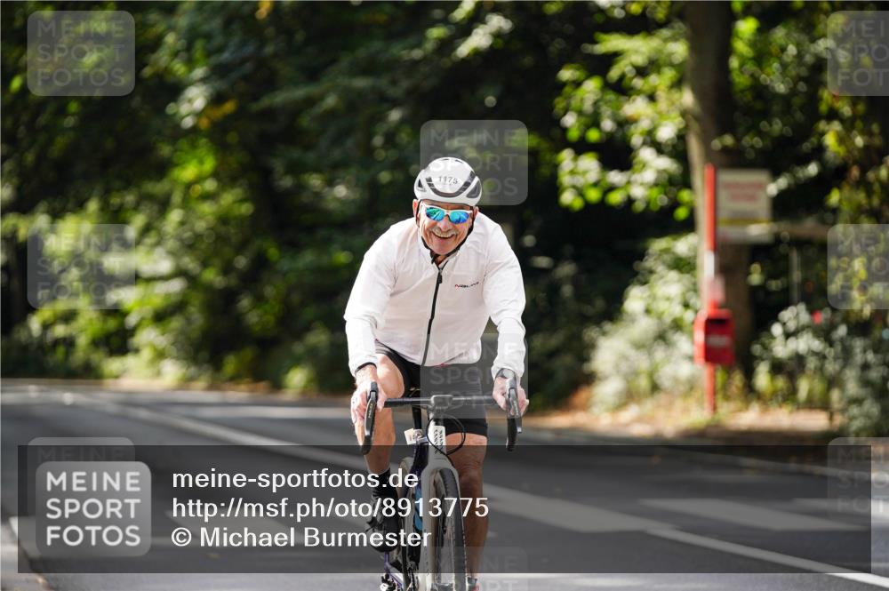14.09.2025 - Stadtparktriathlon Michael Burmester http://msf.ph/oto/8913775 14.09.2025 12:06:40 Radfahren 1051, 1175 meine-sportfotos.de