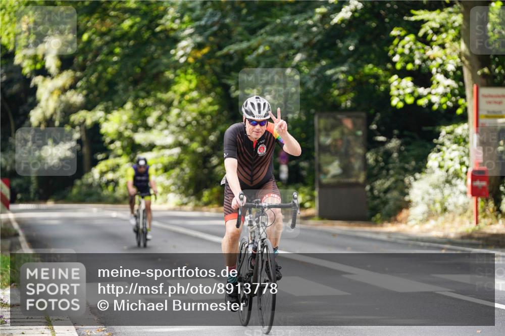 14.09.2025 - Stadtparktriathlon Michael Burmester http://msf.ph/oto/8913778 14.09.2025 12:06:59 Radfahren 1054, 1066 meine-sportfotos.de