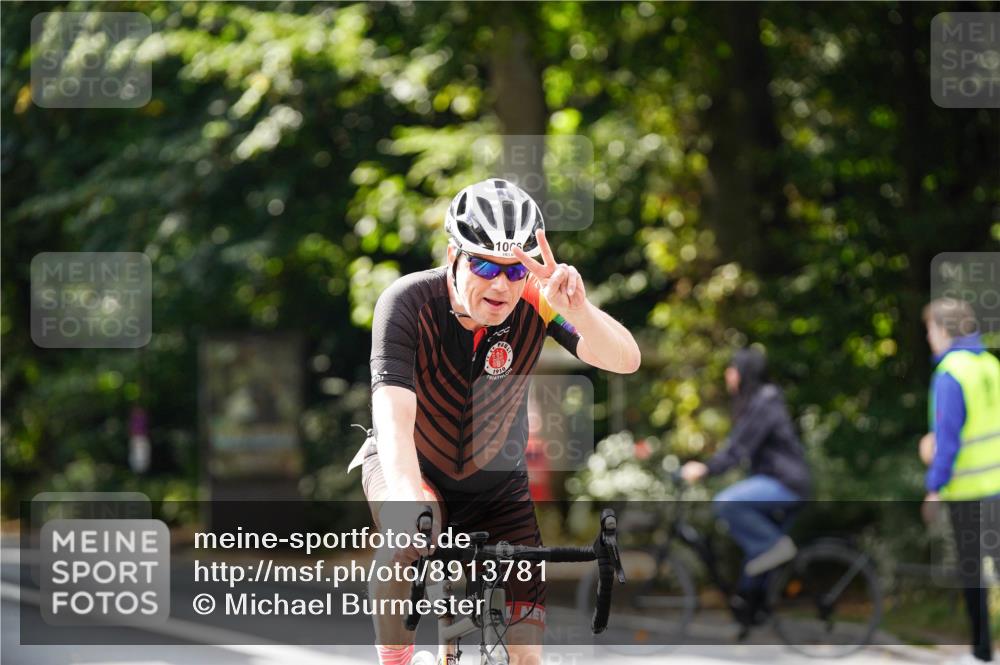 14.09.2025 - Stadtparktriathlon Michael Burmester http://msf.ph/oto/8913781 14.09.2025 12:07:00 Radfahren 1054, 1066 meine-sportfotos.de