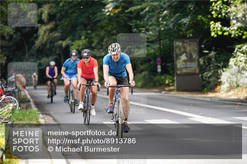 14.09.2025 - Stadtparktriathlon Michael Burmester http://msf.ph/oto/8913786 14.09.2025 12:07:14 Radfahren 1098, 1153, 1156, 1193 meine-sportfotos.de