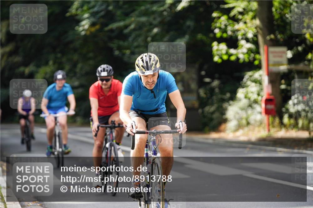 14.09.2025 - Stadtparktriathlon Michael Burmester http://msf.ph/oto/8913788 14.09.2025 12:07:15 Radfahren 1098, 1153, 1156, 1193 meine-sportfotos.de