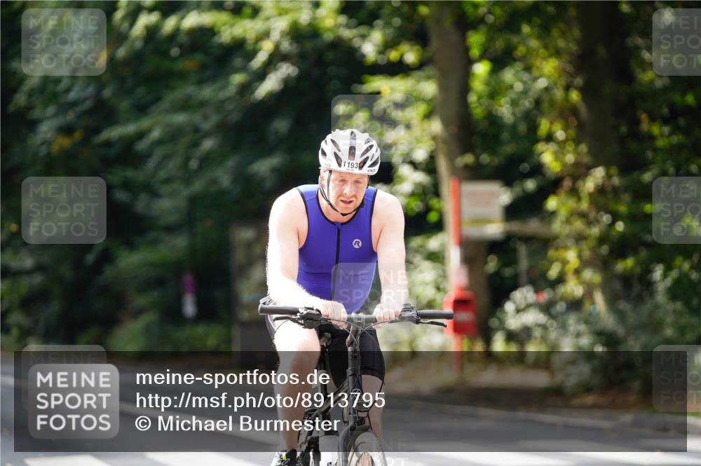 14.09.2025 - Stadtparktriathlon Michael Burmester http://msf.ph/oto/8913795 14.09.2025 12:07:19 Radfahren 1098, 1107, 1153, 1156, 1193 meine-sportfotos.de