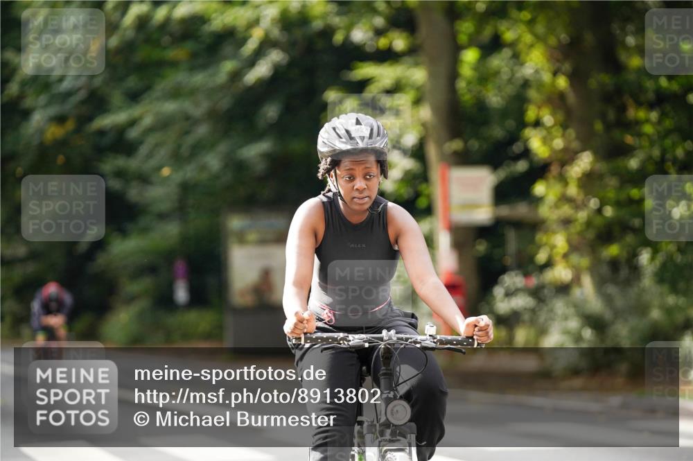 14.09.2025 - Stadtparktriathlon Michael Burmester http://msf.ph/oto/8913802 14.09.2025 12:07:34 Radfahren 924, 1068, 1115, 1184, 1188, 1208 meine-sportfotos.de