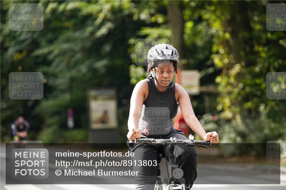 14.09.2025 - Stadtparktriathlon Michael Burmester http://msf.ph/oto/8913803 14.09.2025 12:07:34 Radfahren 924, 1068, 1115, 1184, 1188, 1208 meine-sportfotos.de